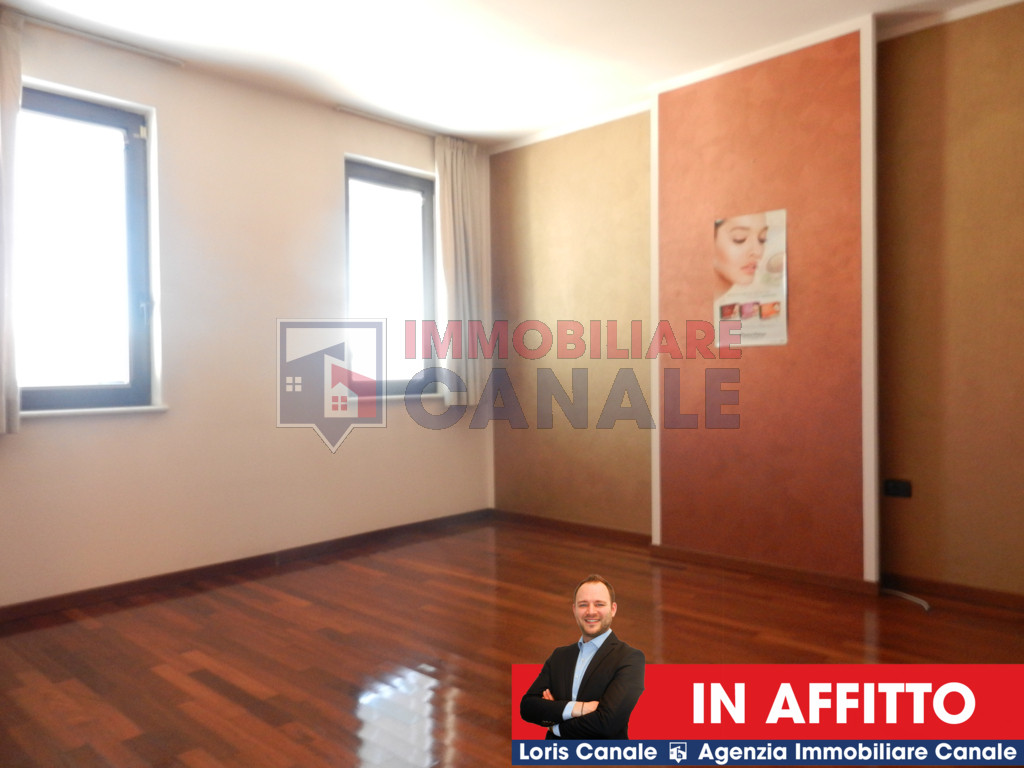 AFFITTASI  UFFICI COMMERCIALI ARREDATI PIOVENE ROCCHETTE